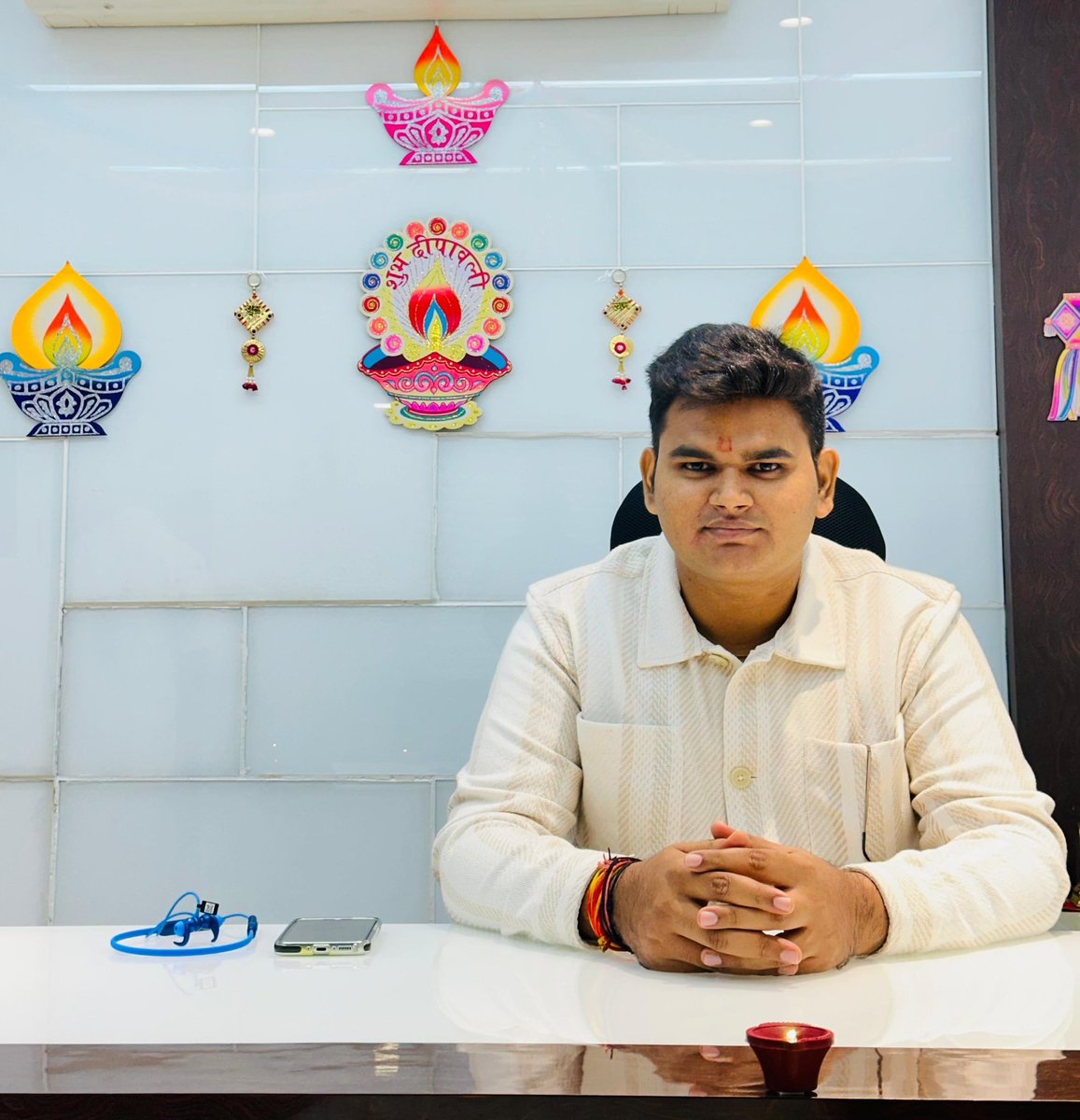 कर्मणो ह्यपि बोद्धव्यं बोद्धव्यं च विकर्मणः ।
अकर्मणश्च बोद्धव्यं गहना कर्मणो गतिः ॥