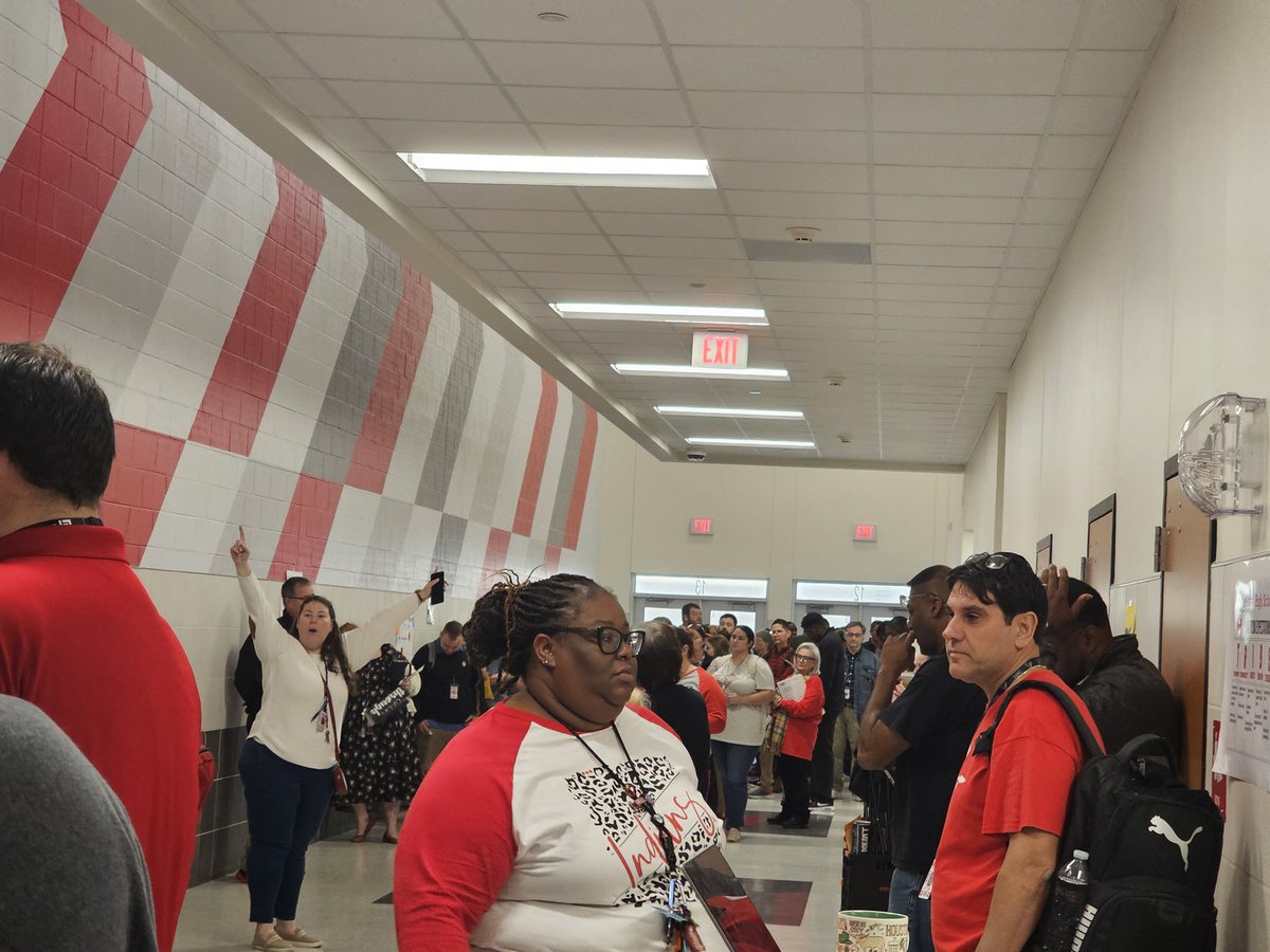 MrsCastings's tweet photo. Great PD to head into Thanksgiving! 🦃 
Teachers were super engaged, I gotta say this is probably one of the best sessions I've run, &amp; absolutely enjoyed!
We #speeddated #CHAMPS' noncontingent activities. Teachers gave GREAT feedback.
#TheClevelandISDWay
#CHSisthebest
#CHSVibe https://t.co/MnbdnVWQgx