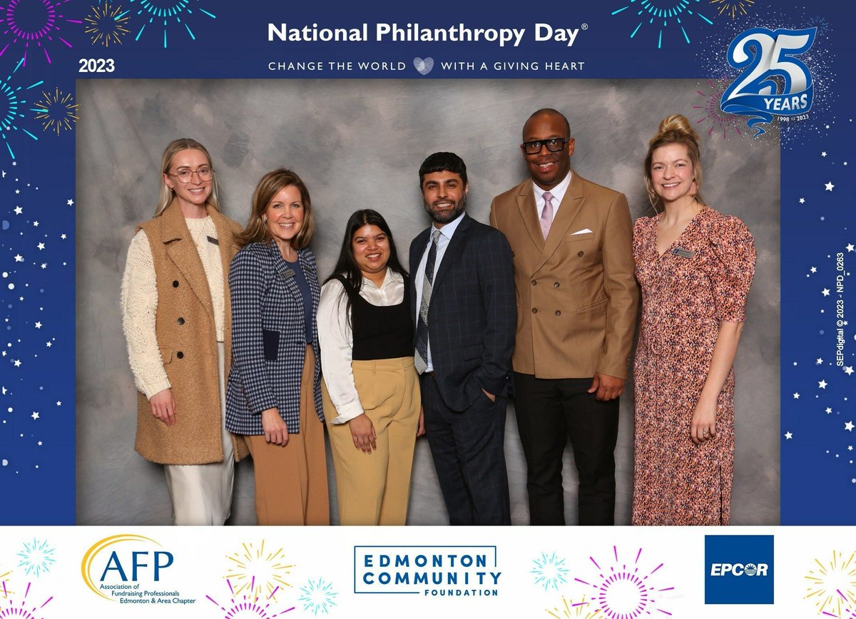 Looking for your photos from the photo booth at the National Philanthropy Day luncheon? Find them here -> buff.ly/3SFST1M Thank you again to all who attended and celebrated our community heroes!