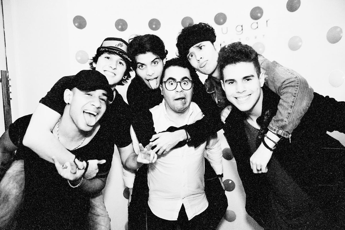 centralcamacho's tweet photo. O Renato dedicou algumas palavras ao CNCO em seu Instagram❤️

💬|"A uma história cheia de sucesso! 🥂 Apesar de nossos caminhos hoje terem direções diferentes, eles sempre estarão entrelaçados. Muito sucesso nessa nova etapa meninos, mantenham os bons momentos;" https://t.co/4mZcV1pMk5