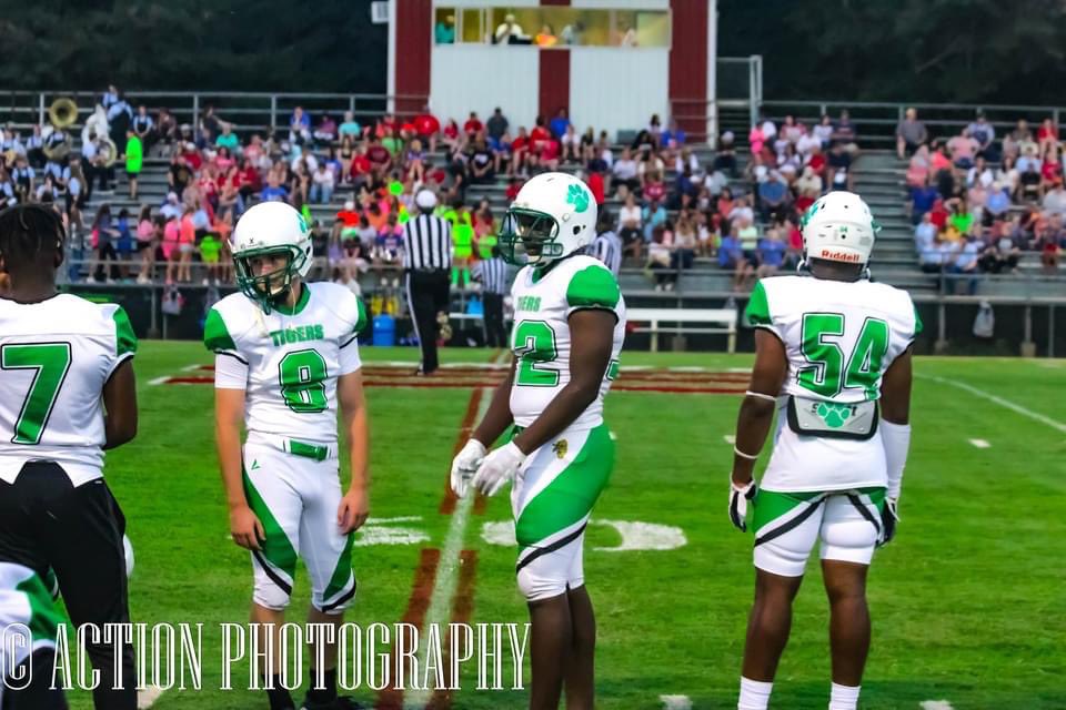 chaney_jermell's tweet photo. Been one heck of season for me 12out
130tackles 4 sack!! https://t.co/7v81i416YA https://t.co/lFkOuaxxwg