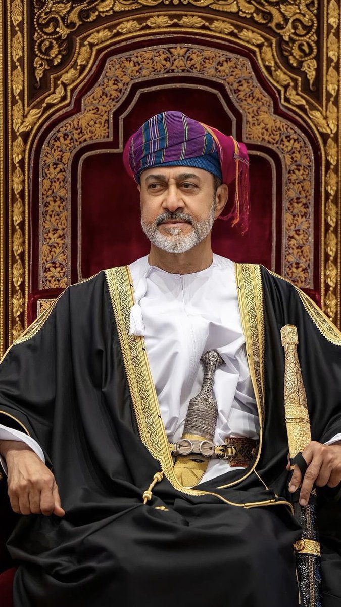 كل عام وعُماننا الحبيبة في رفعة وعزه وسلام.
كل عام وسلطاننا المفدى في خير وعز وشموخ.
اللهم ايد السلطان هيثم بنور حكمتك وسدد خطاه بسنا توفيقك وأحفظه لنا بعين رعايتك وأعز حوله وتأييدك وقوتك.
 #العيد_الوطني_53_المجيد