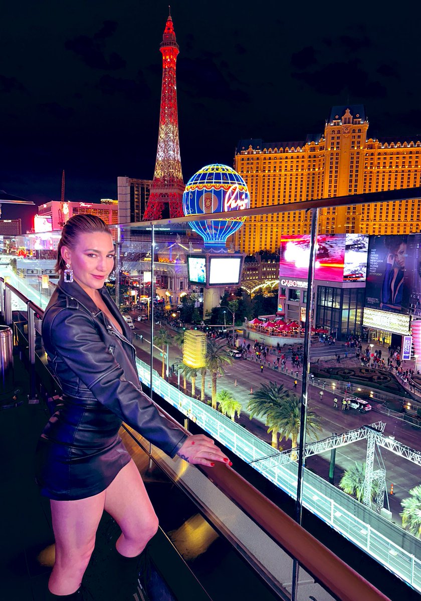 MikaelaMayer1's tweet photo. 💨 #F1 #Vegas https://t.co/tPb83VMX5d