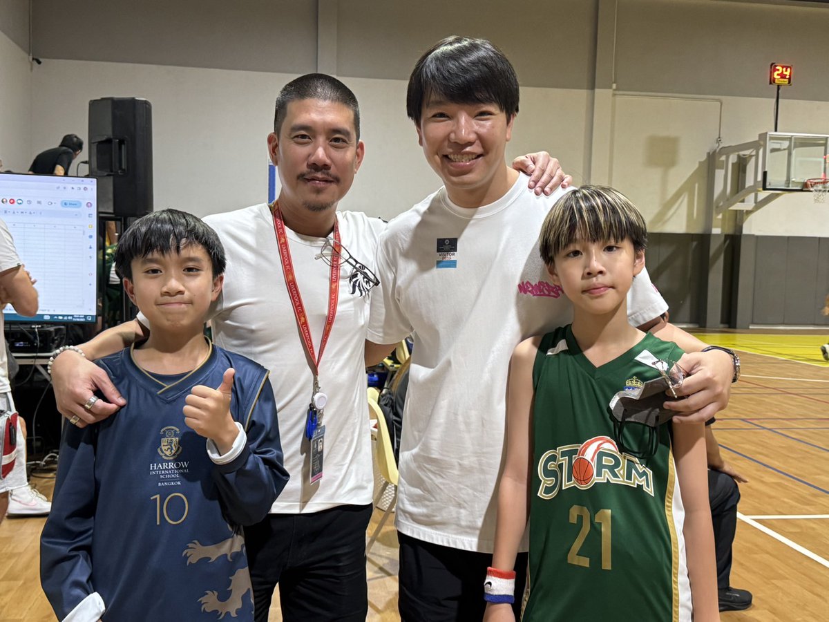 MJBank's tweet photo. Serendipity =
Bank SIIT7 + Bank SIIT8
Pachata Patrick + Patchata Patrick
Both 2012 kids
ฮาไปนะ
แบงค์ IE7 + แบงค์ EE8
พชฏ แพทริค + พัชฏะ แพทริค
ดีนะยังคนละนามสกุล 55555
#SIIT #SIITTU #TU
#IE7 #EE8 https://t.co/oE9a3Am7P0