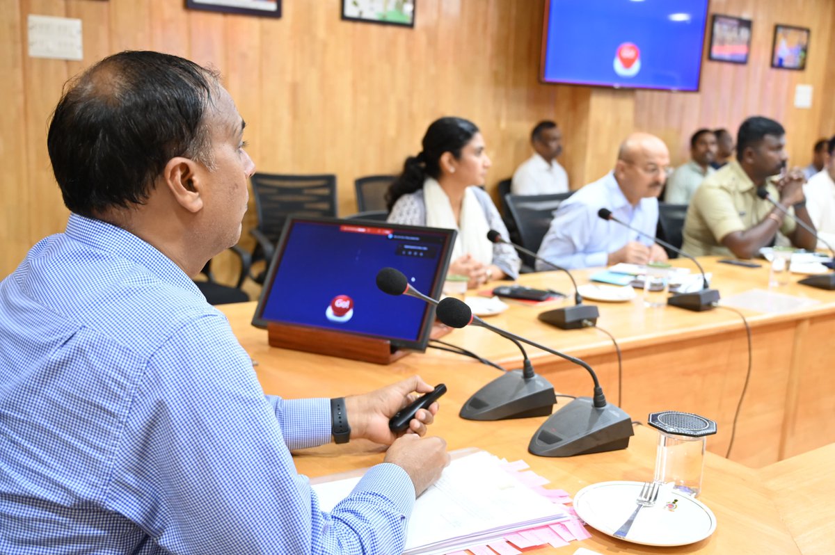 AndamanPolice's tweet image. DGP, A&amp;amp;N Islands proudly unveils ISO Certification 9001:2015 for Police Station Rangat and Diglipur! A stellar achievement at #PHQ on 17th September 2023, underscoring their commitment to exemplary service and quality management.