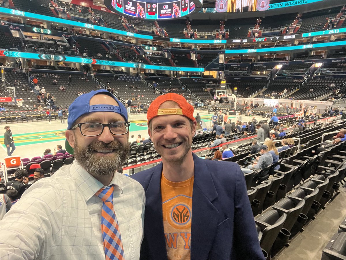 AlexShatskov's tweet photo. ⁦@nyknicks⁩ we started with the Allan Houston chant then finished with the Let's go Knicks. Great game! https://t.co/ARtEsLzRCi