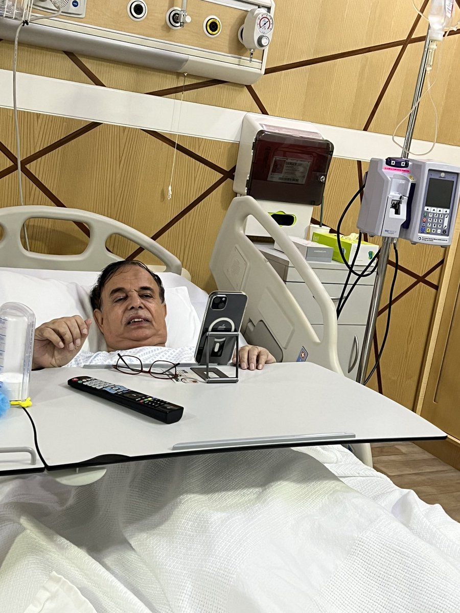 fh080's tweet photo. عندما تجتمع الرّعاية المميزة والعناية المتوازنة للمريض .. فهذا لا شك أحد
أهم أسباب التطوّر في الارتقاء الصحي ..
شكرًا لمستشفى ..
#د_سليمان_فقيه بي #جِدة .. 
@DSFHospital 
على ما وجدته من رعاية طبية فائقة
وعناية راقية ، وما لمسته من ثقافة
تعامل من قبل كافة الكوادر طبيًّا وإداريًّا
وعلاقات عامة كل حسب تخصصه 👍
وذلك عندما عملت عملية جراحية
باطنية دقيقة على يد الجرّاح السعودي البارع بروف #د_محمد_مصطفى_البدري
وبفضل الله أولًا وأخيرًا تمت بنجاح دون عناء مما يدل على خبرته الطبية وتميزه
وتعامله الخُلقي .. كأحد أطبائنا 
السعوديين 🇸🇦
الذين نفتخر بهم ..👏