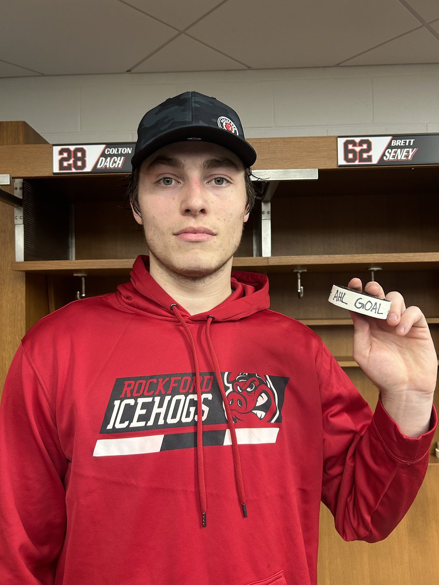 Dach’s first professional goal obviously calls for a puck pic📸