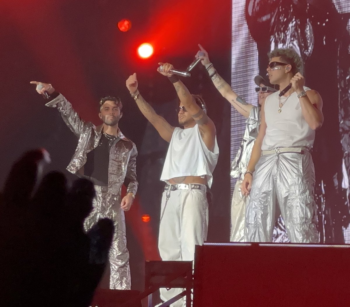itscaro12_'s tweet photo. Gracias Christopher Vélez 
Gracias Erick Brian Colón 
Gracias Zabdiel de Jesús 
Gracias Richard Camacho

Son más fuertes de lo que creen, simplemente gracias por cada momento que nos regalaron a todas, los amo muchísimo 🫂 @CNCOmusic 

GRACIAS CNCO  
CNCO LATIN KINGS https://t.co/BjQVXqmTk6
