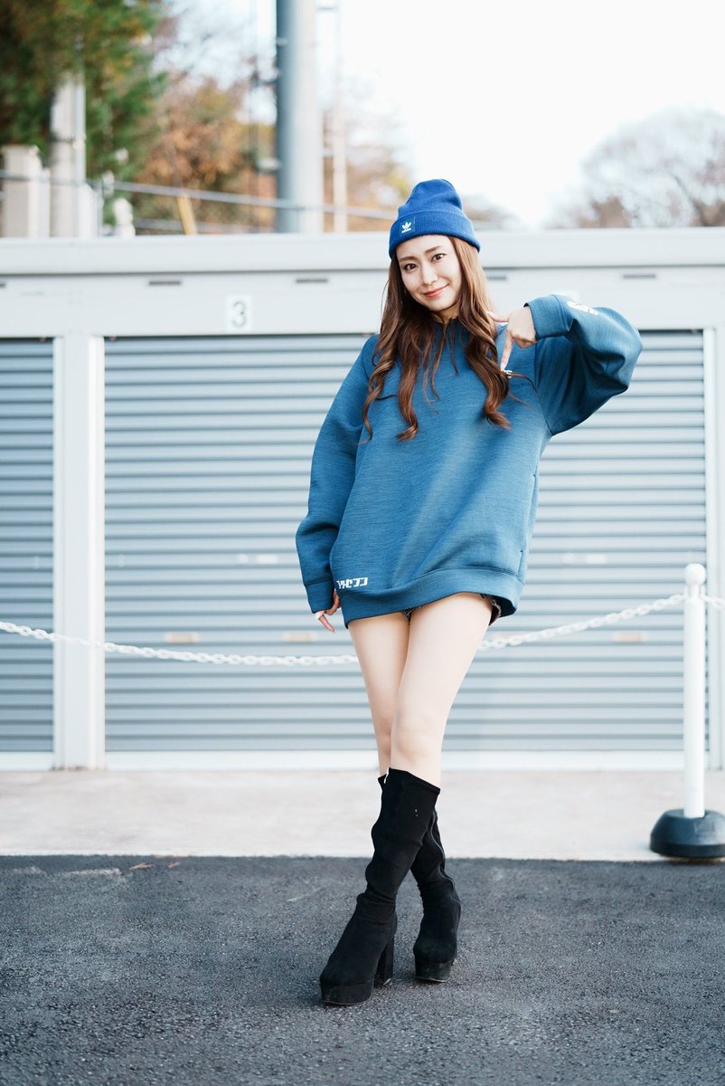 redsta502's tweet photo. 12/3（日）大阪市内で、自主開催の撮影会＆オフ会があります🎄
その前に、11/26（日）近畿スポーツランドにて、全国カブ耐久レースがあります🛵💨

#愛聖りさ（@lisakns）さん

#撮影会  #Xmasオフ会
#ポートレート 　＃自主開催撮影会　＃オフ会
#Go77s #全日本カブ耐久 #近スポ #近畿スポーツランド https://t.co/eAkE2i1tI3