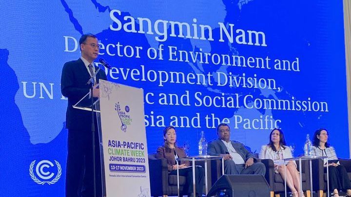 UNESCAP's tweet photo. Asia-Pacific Climate Week closed yesterday, echoing powerful commitments and innovative climate solutions from 3,800 participants. ๐
As a regional partner, @UNESCAP looks forward to bringing strong voices and solutions from #AsiaPacific to #COP28. ๐ฑ
#APClimateWeek #APCW2023 https://t.co/3LZ296oJXS