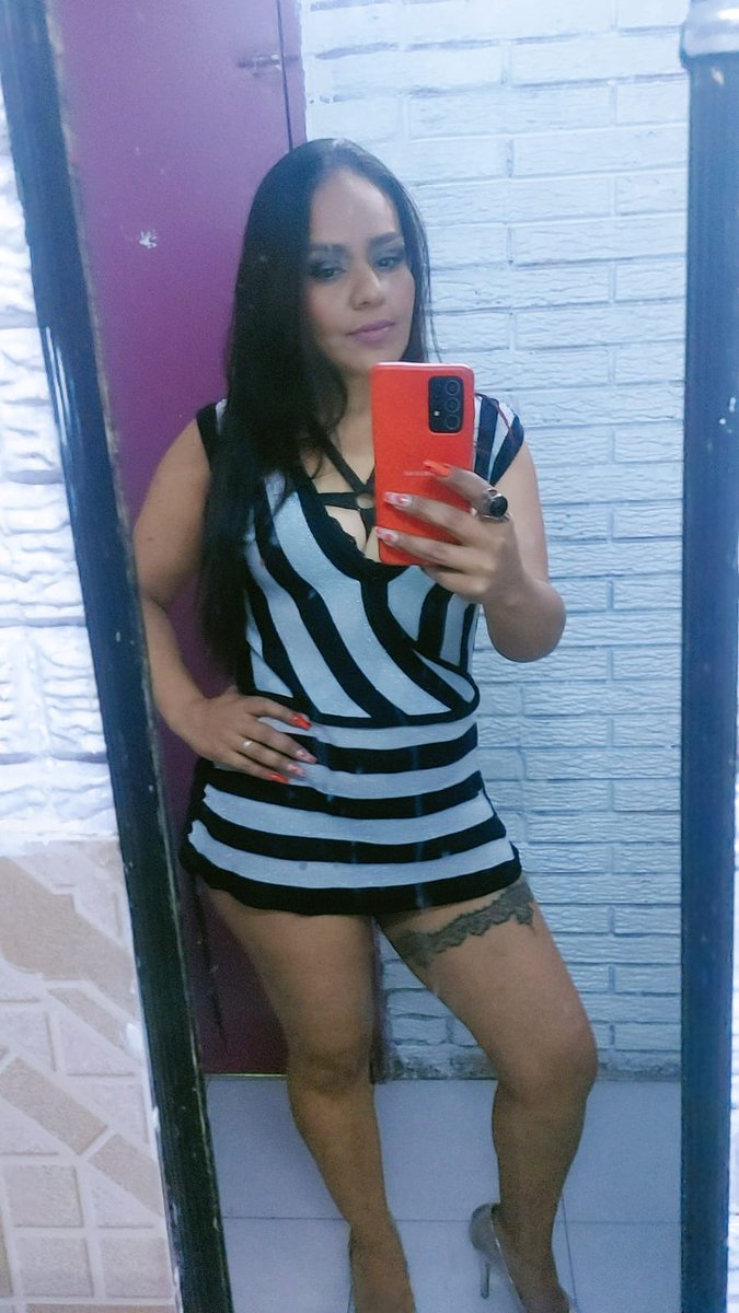 Noche de karaoke 🎤 quien me acompaña en el mejor,<a href="/Blackswin7/">Blackswin</a>