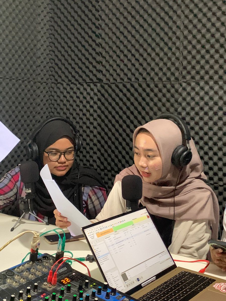 awamahes's tweet image. Hai Sobat Poros! 👋🏻

Get ready to groove to the tunes of the past!!  &apos;UNLOCK MEMORIES: MUSIC 2016&apos; 🕰️

Poros FM bakal bring back lagu-lagu di era 2016. Stay tune!

Only on 107,8 Poros FM Radionya Anak Politeknik! On 18 November, 2023.

#POROSFM #SIMUL_DONKEYKONG #POROSONAIR2023