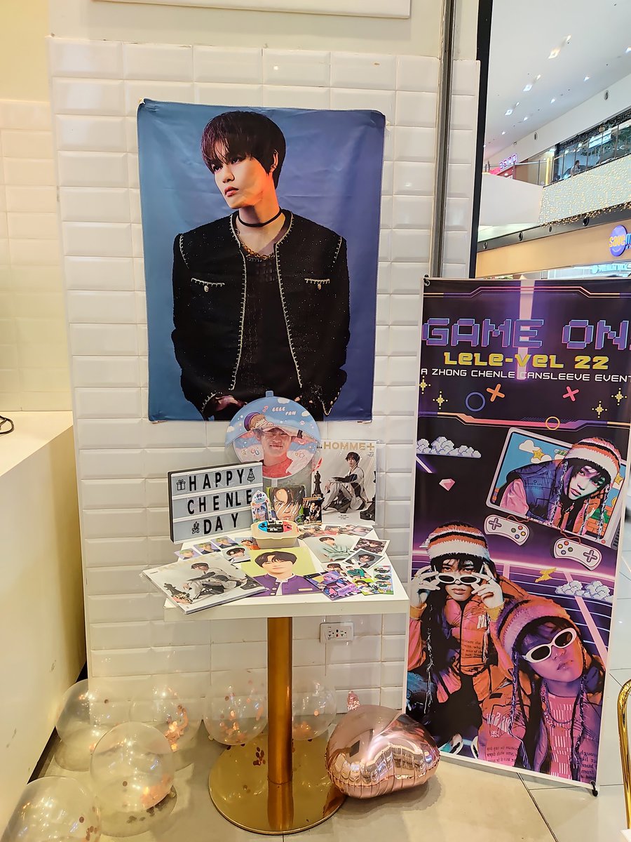 oxyjaem205's tweet photo. We are now ready to welcome you here at WouldULike SM Lightmall. Come and join us celebrate Chenle's 22nd birthday ☺️

#GameOn_Lelevel22 #CHENLE
🏷️ CSE Zhong Chenle NCT Dream https://t.co/9mSdPMR6pd