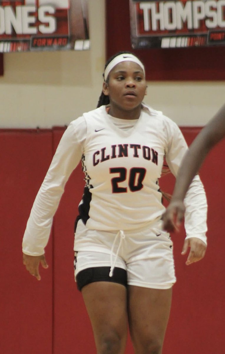 ⭐️Geekers Spotlight⭐️ ⛹🏾‍♀️@ohshehoopjj 📏5’9 🏫@LadyArrowsBball 🎓2025 📝JJ had 7pts 13 Rebs & 3asst in road win tonight over FH. When JJ gets going Clinton is hard to beat @CoachRuckerTSBO @MSPLAYSPORTS1 @TelanteWebber @bshields0244 @_GenesisCSD5 @FiftyDollahs