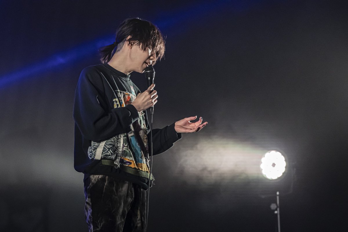 RotusBeatbox's tweet photo. 先日のJPN CUP 2023 Solo部門で予選4th Place、本選でTOP4という成績を頂戴致しました。
戦ってくれた
@singbeat_yamori , @CoLoA_Beatbox
本当にありがとう。
自分の全力を出し尽くしたので後悔はありませんが敗北は悔しい。
クオリティを上げてまた新たな"視点"を見せられればと。

📸 : @canoslt https://t.co/fzXoXsE5IK