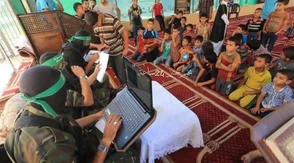 m_karimi8653's tweet photo. 🔥نسل بعدی مقاومت برای دشمن به مراتب خطرناک تر از نسل فعلی خواهد بود آنها جنایات بی سابقه ای از رژیم‌صهیونیستی را به چشم دیده و بذر کینه را در دلهای خود کاشته و با خون عزیزان از دست رفته خود آن را آبیاری کرده اند.
#فریاد_عروسکها https://t.co/3rshP6B1xf