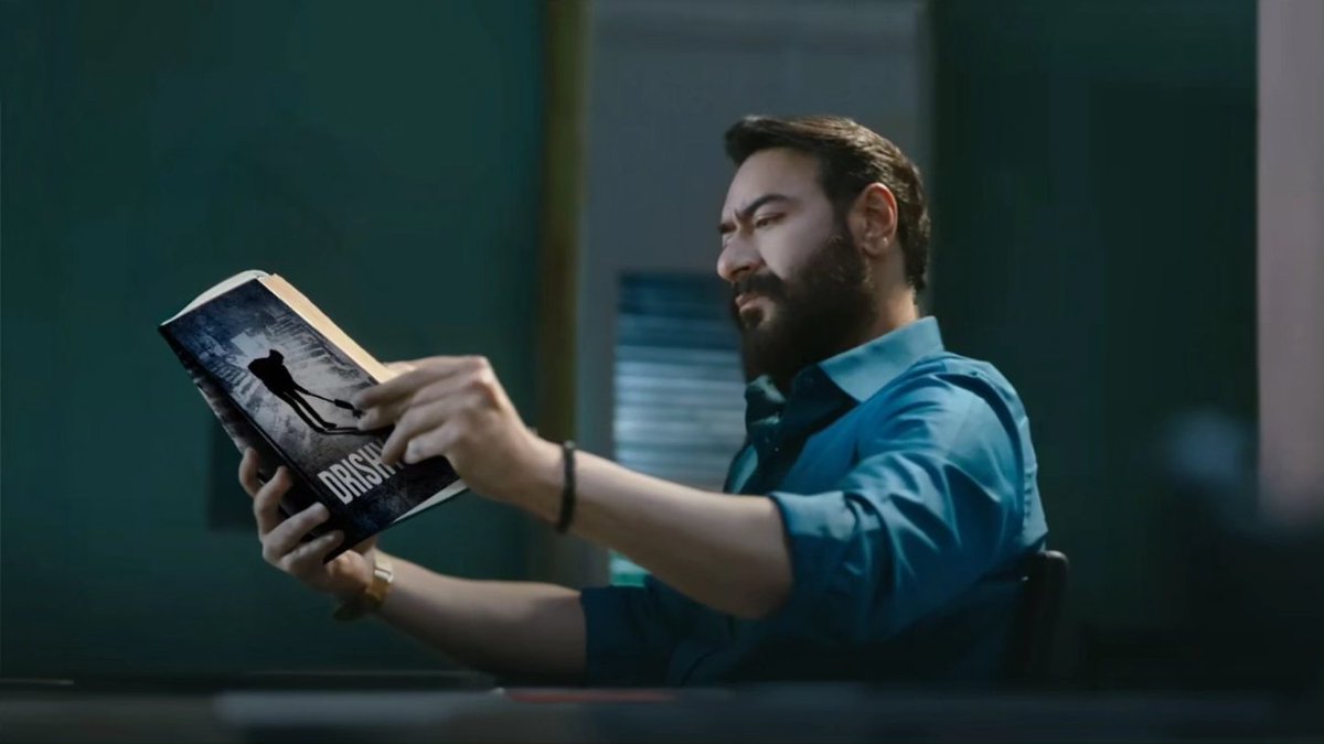 ajaydevgn's tweet photo. Insaan apni kismat khud likhta hai ✍️

#1YearOfDrishyam2 https://t.co/JHhbQnY79L