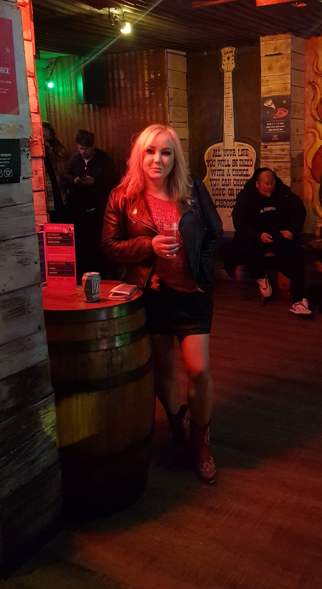 Melody1980's tweet photo. Rare night out out in Leeds π₯³
#nightout #leeds #rock #metal #TheKeyClub https://t.co/huZGUKvjCp