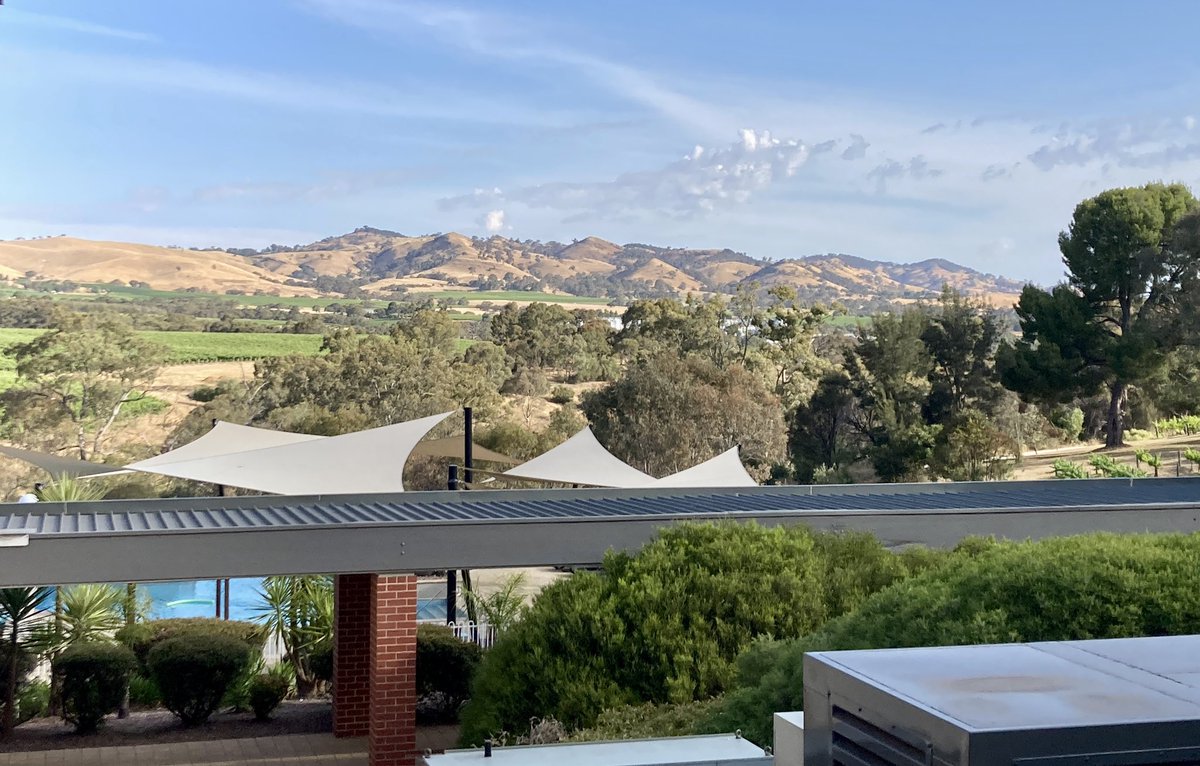 Had a great time at the #10thBarossaMeeting catching up with old friends, making new ones and hearing about lots of exciting developments in #CancerResearch! Was a pleasure to share our latest work on #gdTlymphoma. Thanks for the invitation! <a href="/CCB_Research/">Centre for Cancer Biology</a>