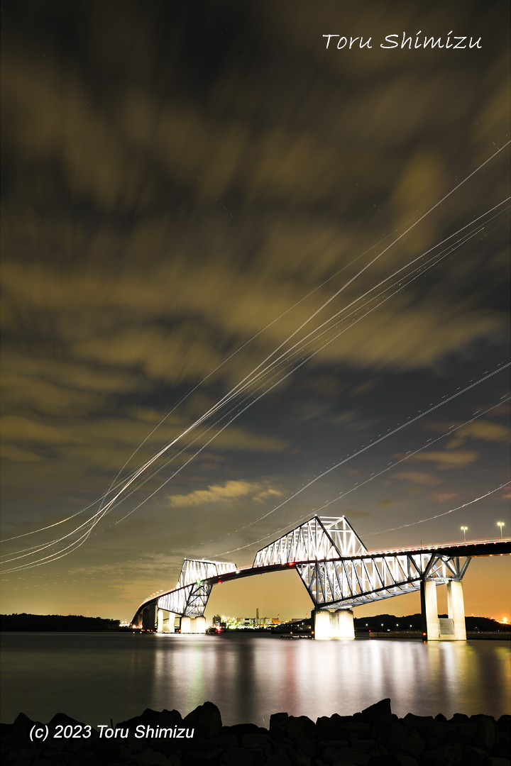 shimizuphotos's tweet photo. ゲートブリッジと光跡
バルブタイマーで60秒露光(1本の線)のカットを比較明暗合成
#SONY #α7CR #ILCE7CR
#SEL2070G
#ゲートブリッジ
#夕景 #夕日 #夕焼け
#雲 #光芒
#Evening_view
#sunset
#cloud
#sunset
#beam_of_light
#ファインダー越しの私の世界
#写真で奏でる私の世界
#ふぉと https://t.co/PSm2l6CQY3