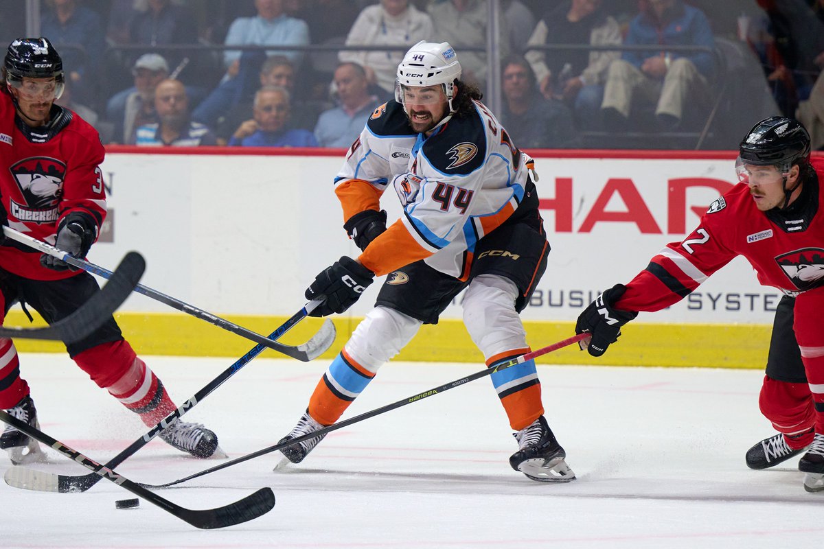 SDGullsAHL's tweet photo. 20 minutes to get one back.
πΊ: https://t.co/Hoxlp2SvCh
π»: https://t.co/Zex9KJhaze
#LetsGoGulls | #CLTvsSD https://t.co/GxXbuZ5AdA