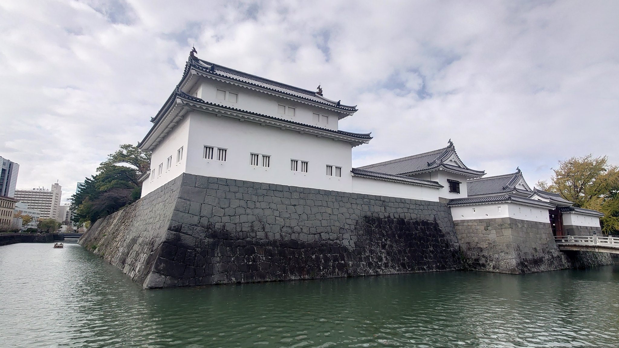 家事と城砦 家事と城砦 / 丹生谷 貴志【著】 - 紀伊國屋書店