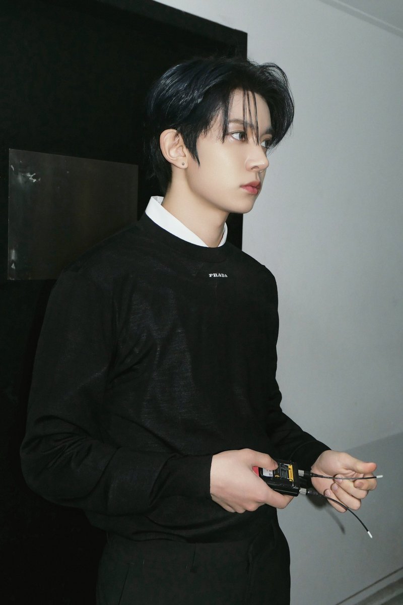 ENHYPEN's tweet photo. [🎞️#ENroll] ENHYPEN BACKSTAGE PHOTO @ 5th Mini Album MEDIA SHOWCASE_231116  #ENHYPEN #엔하이픈 #ORANGEBLOOD #SweetVenom https://t.co/p7s4BceRhj