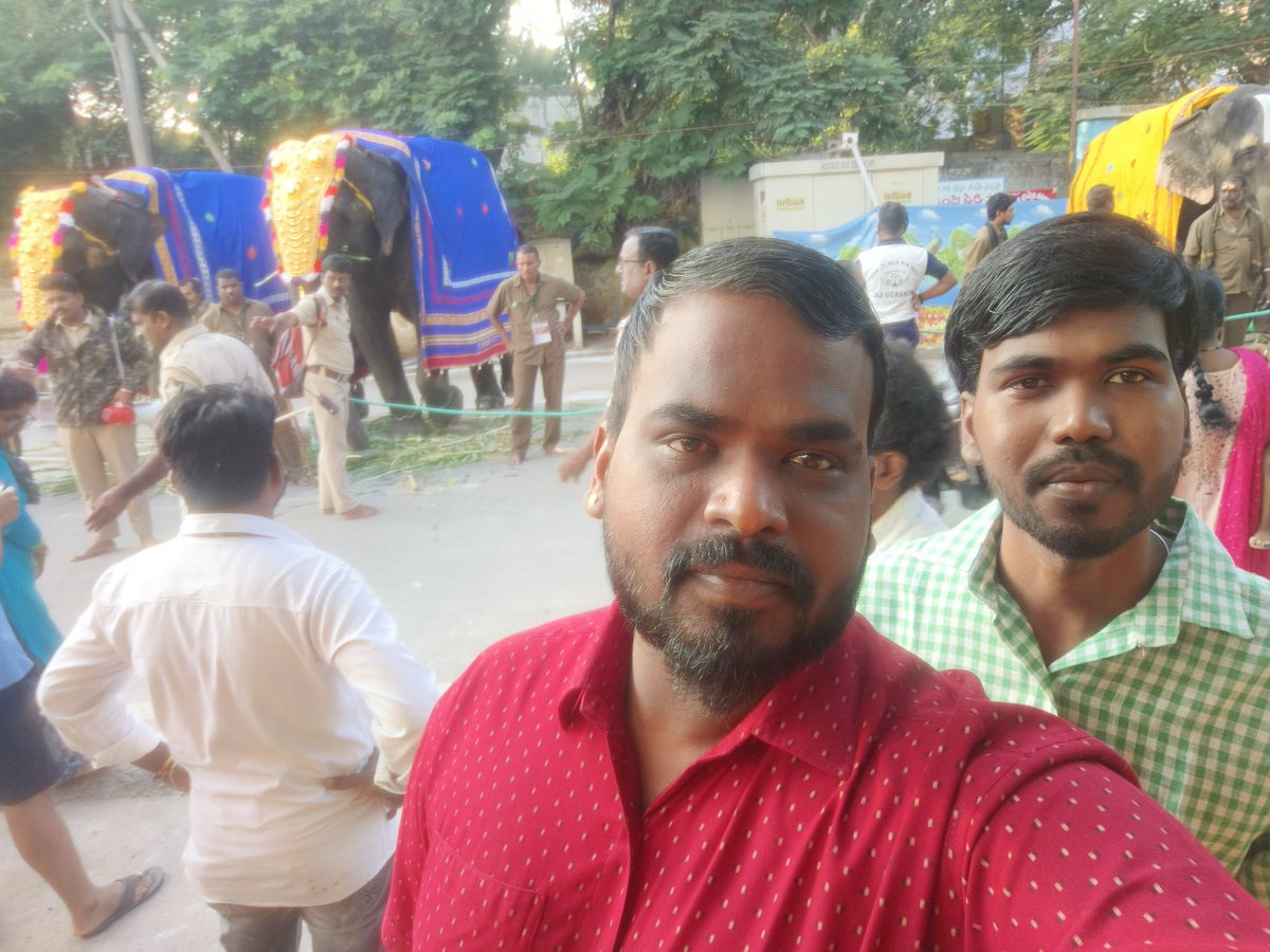 MaheshBabu1439's tweet photo. ✨🔱 #tirumalatirupatiDevasthanam #pusupukumkuma #tiruchanur #panjami 🔱✨...💫🔱❤️💯🙏 https://t.co/r0C3bngVmz