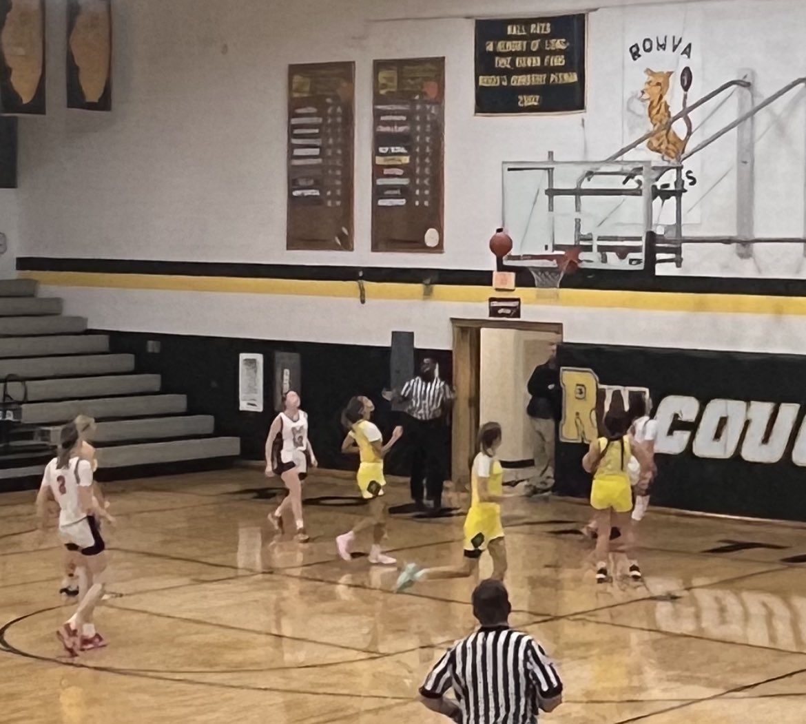 WCDistrict235's tweet photo. WC Varsity Heat Girls Bball team picked up the W versus a young, talented ATown Tornadoes team tonight at the RW-Ridgewood Tourney Semifinals, 66-59.
@bowman_shelby4 had an array of shots to score 47 pts for the Heat. Sam Meyer scored 8 pts &
@AddieSeitz10 added 5.#WCHeatPride https://t.co/w4n9kei4Fg