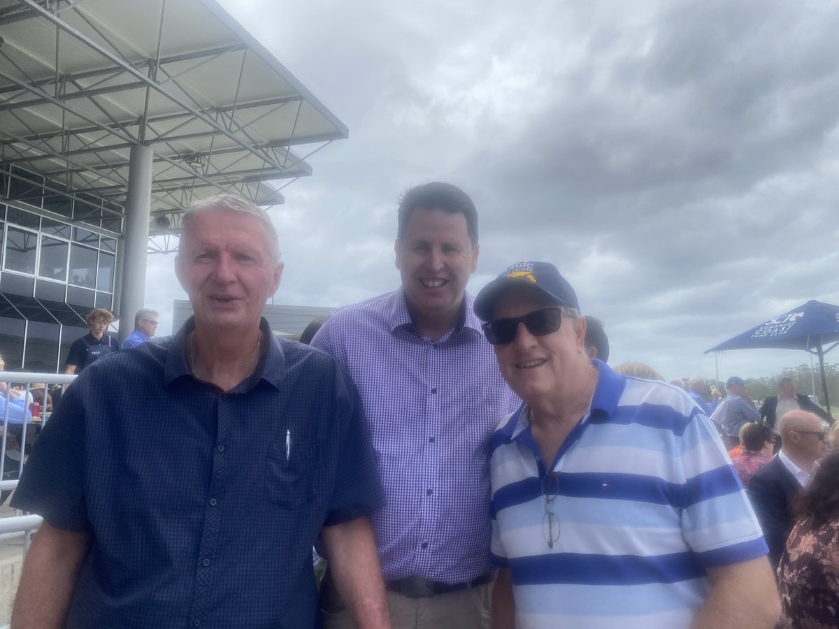 Just a battler having a quiet day at the track and look who I find <a href="/taity69/">Chris Tait</a> <a href="/Baggy181/">Bleed 🩵💛Devils Forever</a> 🐎🍻