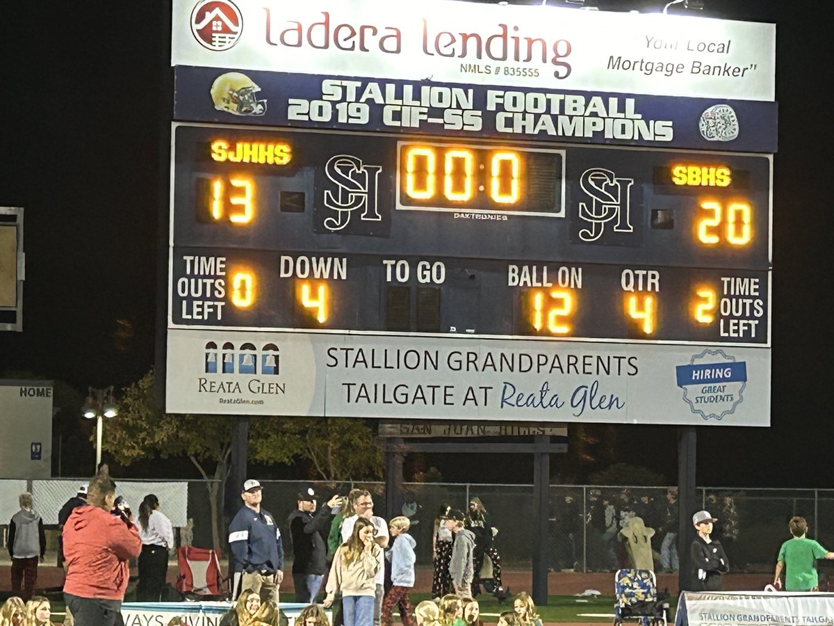 bcobey7's tweet photo. Back where we belong CIF finals!!#Seraphs https://t.co/NqGLLbVWOx