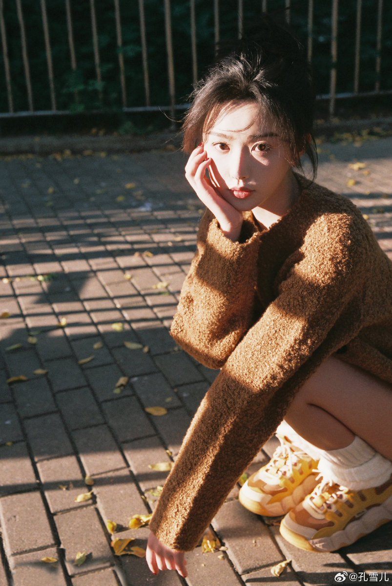 queenxueer's tweet photo. Xueer weibo update {1/4}

😁🍦🎠🤎

#KongXueer #孔雪儿 #SherryKong https://t.co/ADNioo2IhH