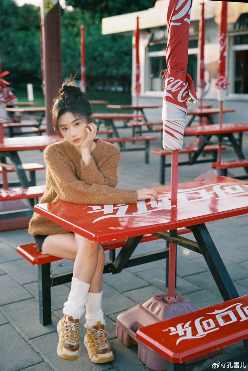 queenxueer's tweet photo. Xueer weibo update {3/4}

😁🍦🎠🤎

#KongXueer #孔雪儿 #SherryKong https://t.co/nTuUnXAHTX