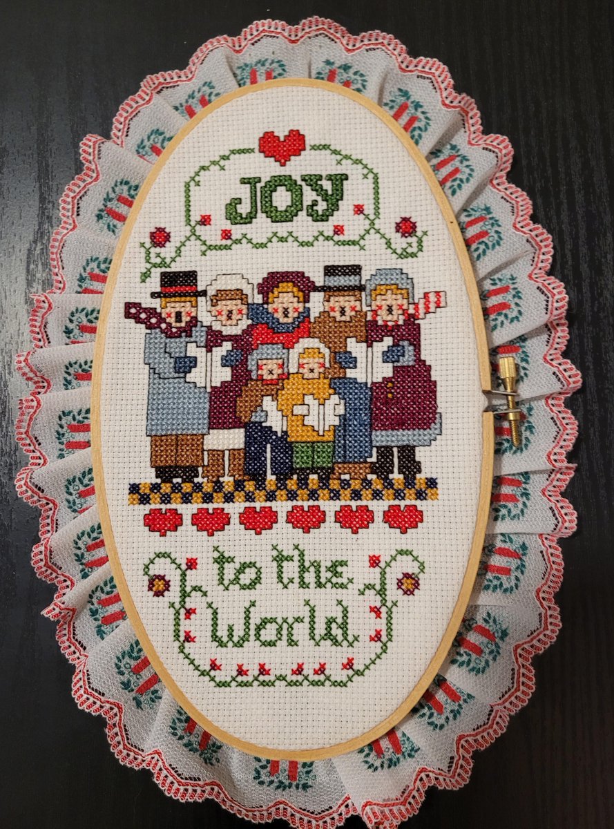 SeeingTwo's tweet photo. #FridayNightFind #1 A completed Paragon Needlecraft Counted Cross Stitch "Joy to the World" for $2.99. I believe the design is from 1986 by Jeremiah Junction. It's in mint condition so I'm guessing someone purchased an old kit and stitched it recently. https://t.co/scokxg2Kqn