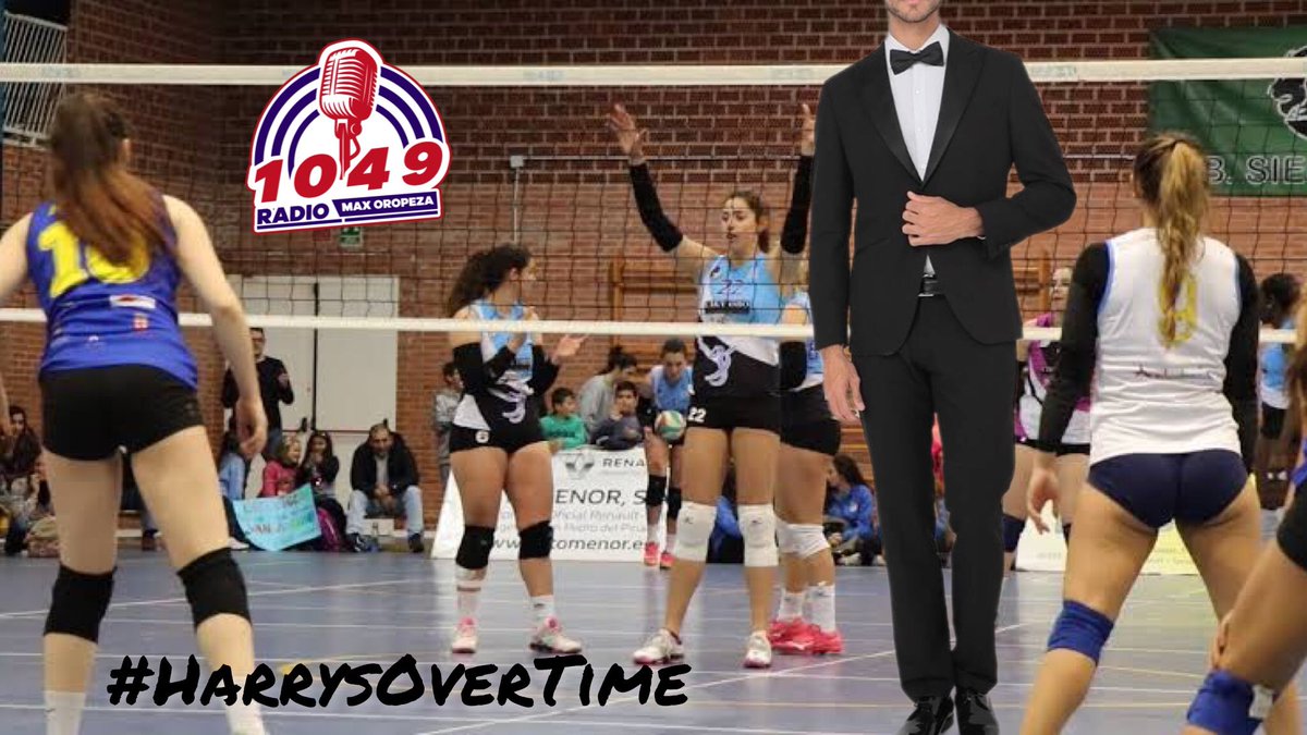 1049Radio's tweet photo. Por alguna extraña razón el señor Harry Camarena nos dijo que estaba etiquetado en un partido de voleyball y así lo imaginamos, elegante y guapote.
Noche de #HarrysOverTime de #1049Radio https://t.co/wYYV0dwOd4