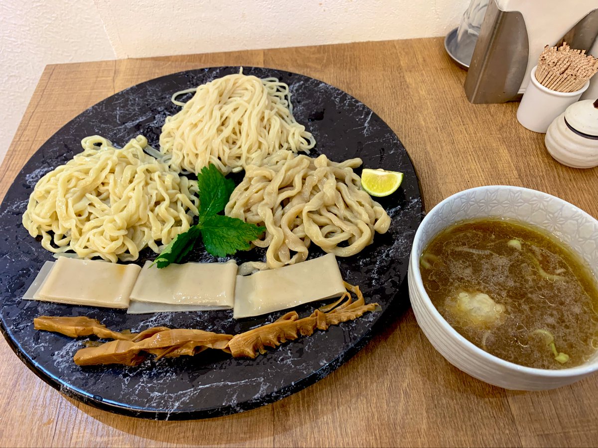 Splasemi's tweet photo. スプラケット対あり
こちら戦利品 https://t.co/owqBNOpzq3