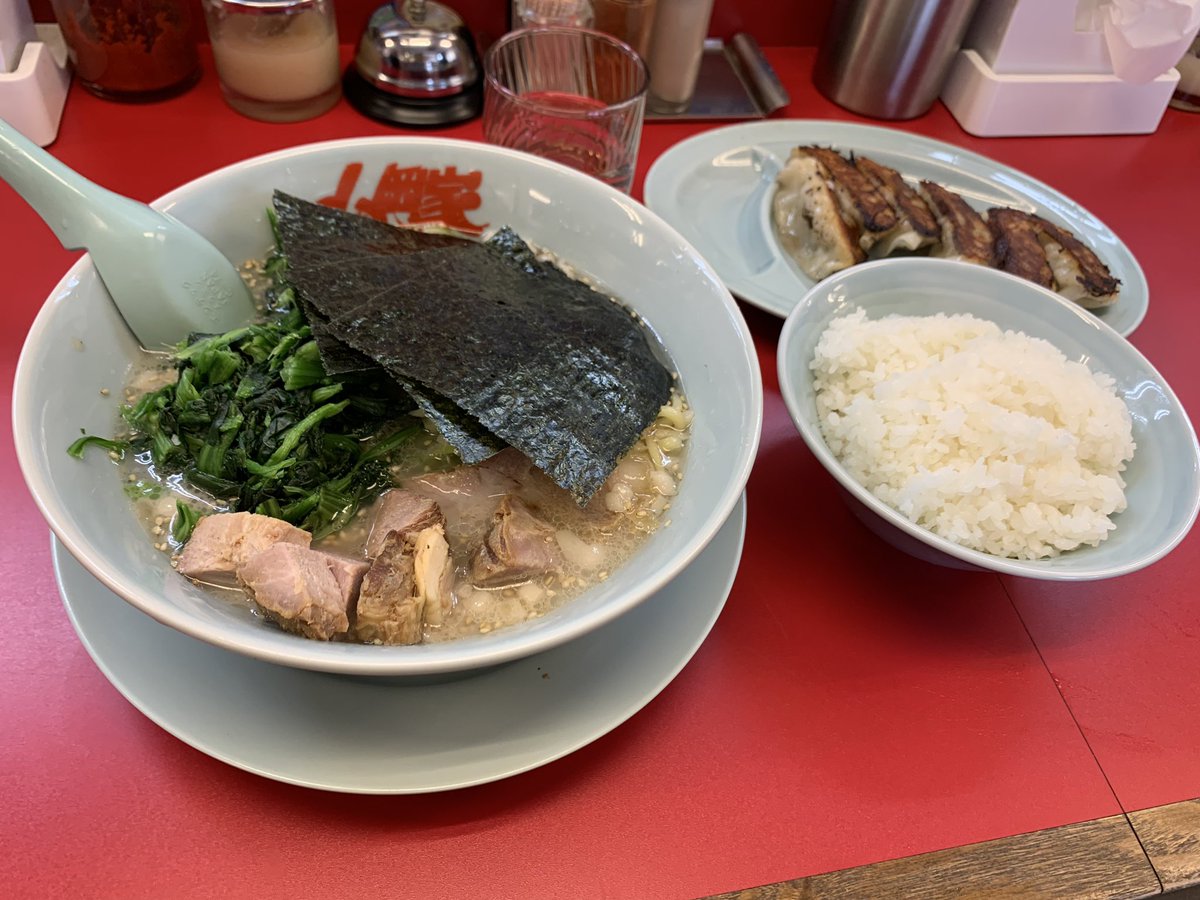 ChiBasser777's tweet photo. 麺活から明日の亀山準備。
ライフベルトも戻ってきた!
充電🔋完了✅
#亀山ロード
#advplus
#ER207 https://t.co/z6CVRGEN0N