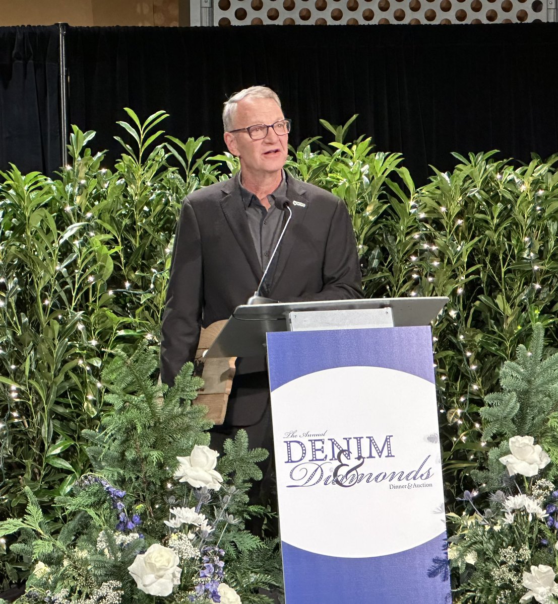 WilcoStores's tweet photo. Congratulations to Wilco CEO Sam Bugarsky for being honored at tonight’s @oregonaglink Denim &amp; Diamonds event as the 2023 Agriculturist of the Year.  We’re proud and thankful for over 35 years of his leadership at Wilco. https://t.co/g5gQTAAmh7