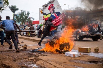 iziggy2's tweet image. 3 years ago today, as Ugandans were disagreeing with the illegal detention of @HEBobiwine,  100’s were killed, many imprisoned, many injured and the whereabouts of many is unknown

No justice ever came out up to now 
#ripfallensoldiers
#FreeAllPoliticalPrisoners