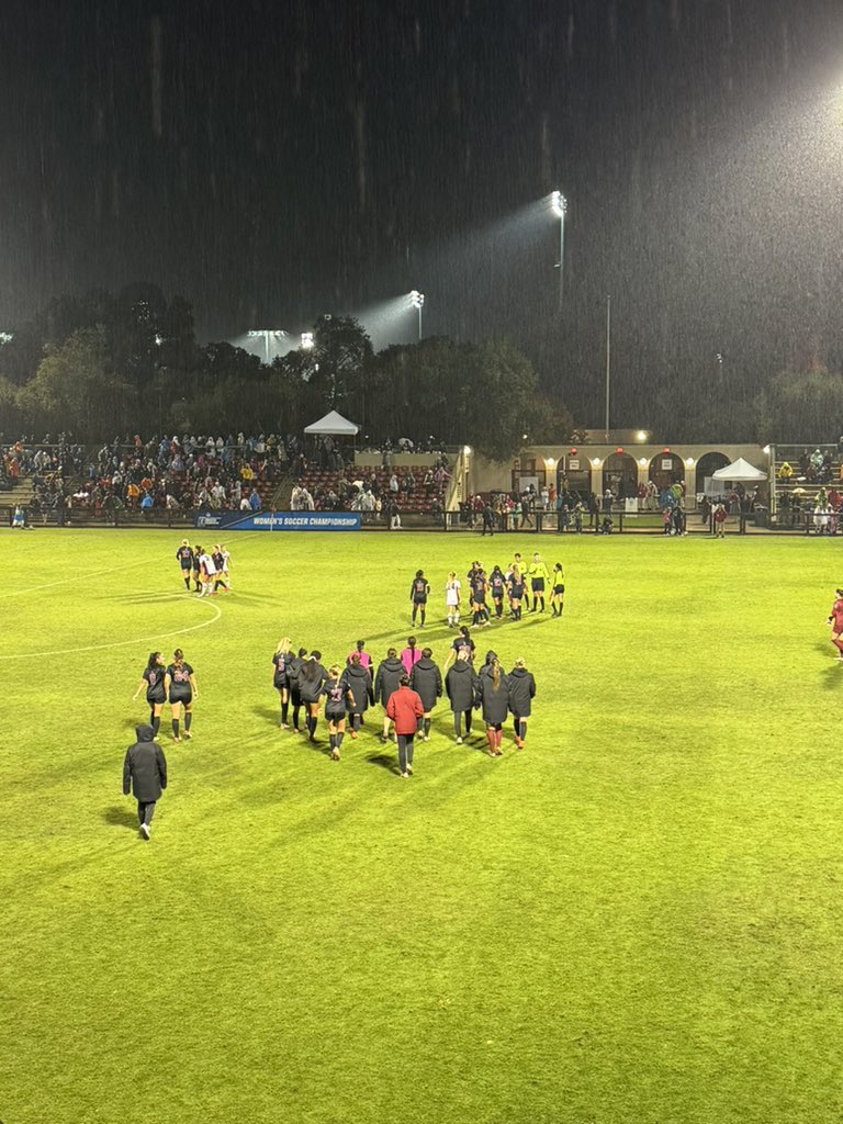 slamdunk406's tweet photo. #3 Stanford WSOC defeated #16 South Carolina 3-0 in the second round of the NCAA tourney. Two goals from Andrea Kitahata. One goal from Maya Doms. Next match on Sunday at 1 PM vs. Mississippi State. #Stanford #Pac12WSOC https://t.co/Cqbcw8DDne