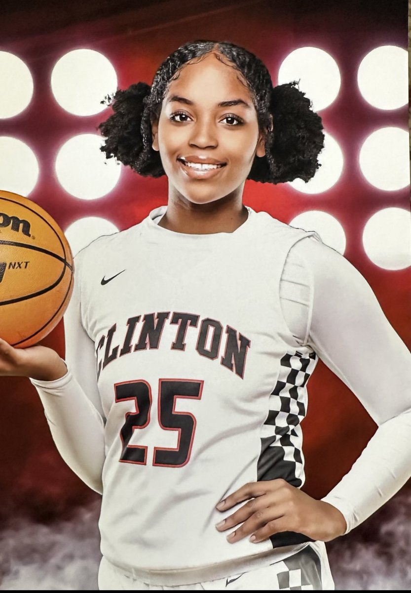 ⭐️Geekers Spotlight⭐️ ⛹🏾‍♀️@graceeatmon7 📏6’0 🏫@LadyArrowsBball 🎓2026 📝Eatmon had 14pts 7rebs 2asst & 3blks in road win tonight over FH. Eatmon is getting better everytime I see her @CoachRuckerTSBO @MSPLAYSPORTS1 @TelanteWebber @bshields0244 @_GenesisCSD5 @JamesEatmon8