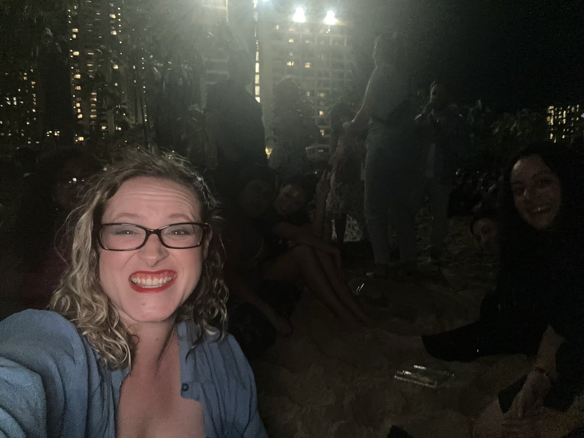 awomanredacted's tweet photo. Just Hailee and her friendly neighborhood background ghosts tryinβ to watch some fireworks π #CreationHI #alohabitches https://t.co/ba73X5nsdq
