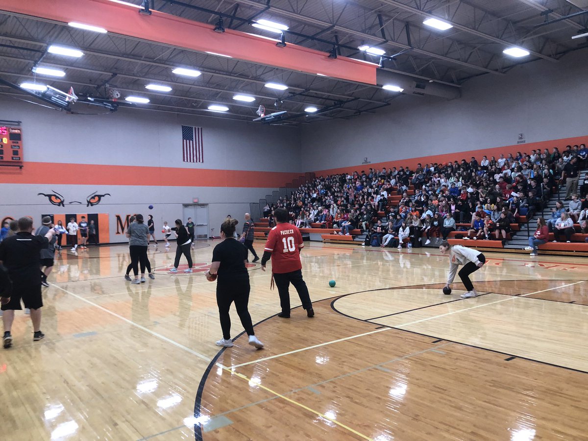 OGMSPanthers's tweet image. Student Council at OGMS had a canned food to play the staff in dodge ball! #gopanthers