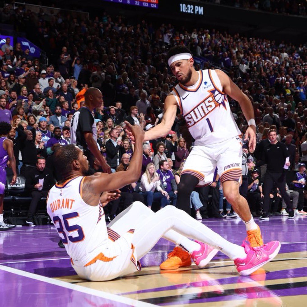 AndrewLeezus's tweet photo. Kevin Durant and Devin Booker are the best duo in the NBA https://t.co/f9XNNSLKv3