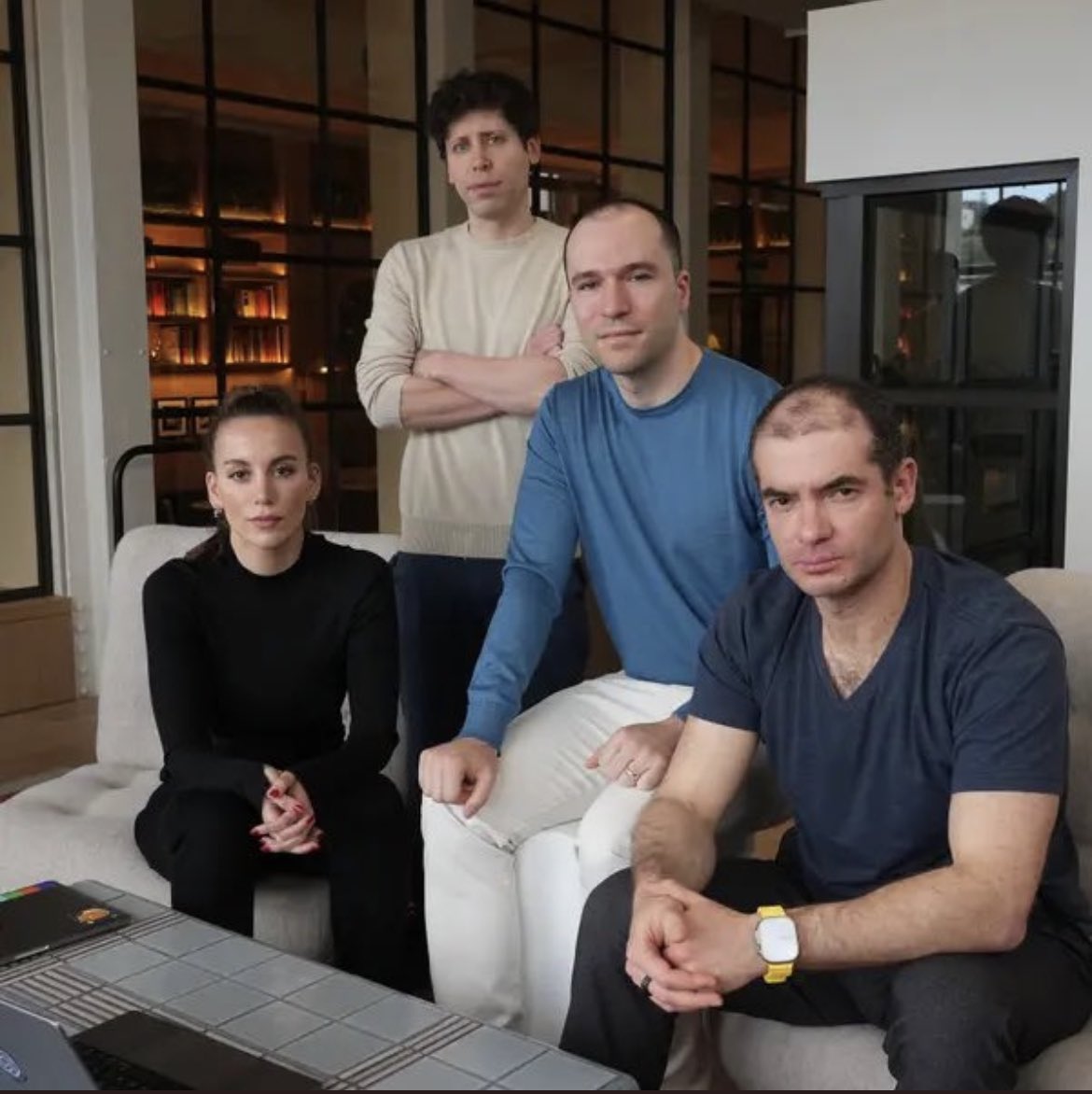 Carly P Reilly 🍸 tweet media