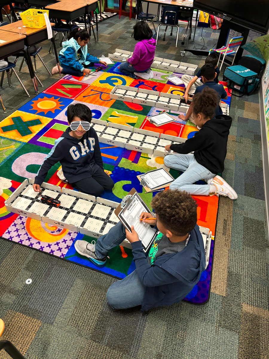 MathinThePark's tweet image. @Lav3rdgrade getting to explore our vexgo kits with magnet cars to test our magnetic items! #teach #magnets #vexgo @VEXRobotics @EdFoundationCFB @CFBISD @LaVillitaElem @mstranstem @lkdelay @JamieNutt @CFBDLS @CanvaEdu