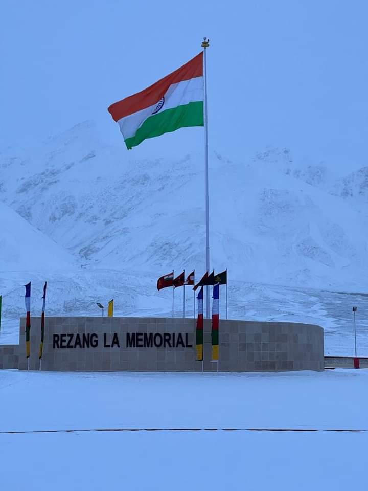 Pradeep72041258's tweet photo. #जब तक कांधे पर शीष रहेगा भारत दुर्जय रहेगा,
भारत माता की रक्षा को हर अहीर यहीं मर मिटेगा,
:- रेजांगला युद्ध 1962
#यादव_शौर्य_दिवस https://t.co/gsFkI1eFHg