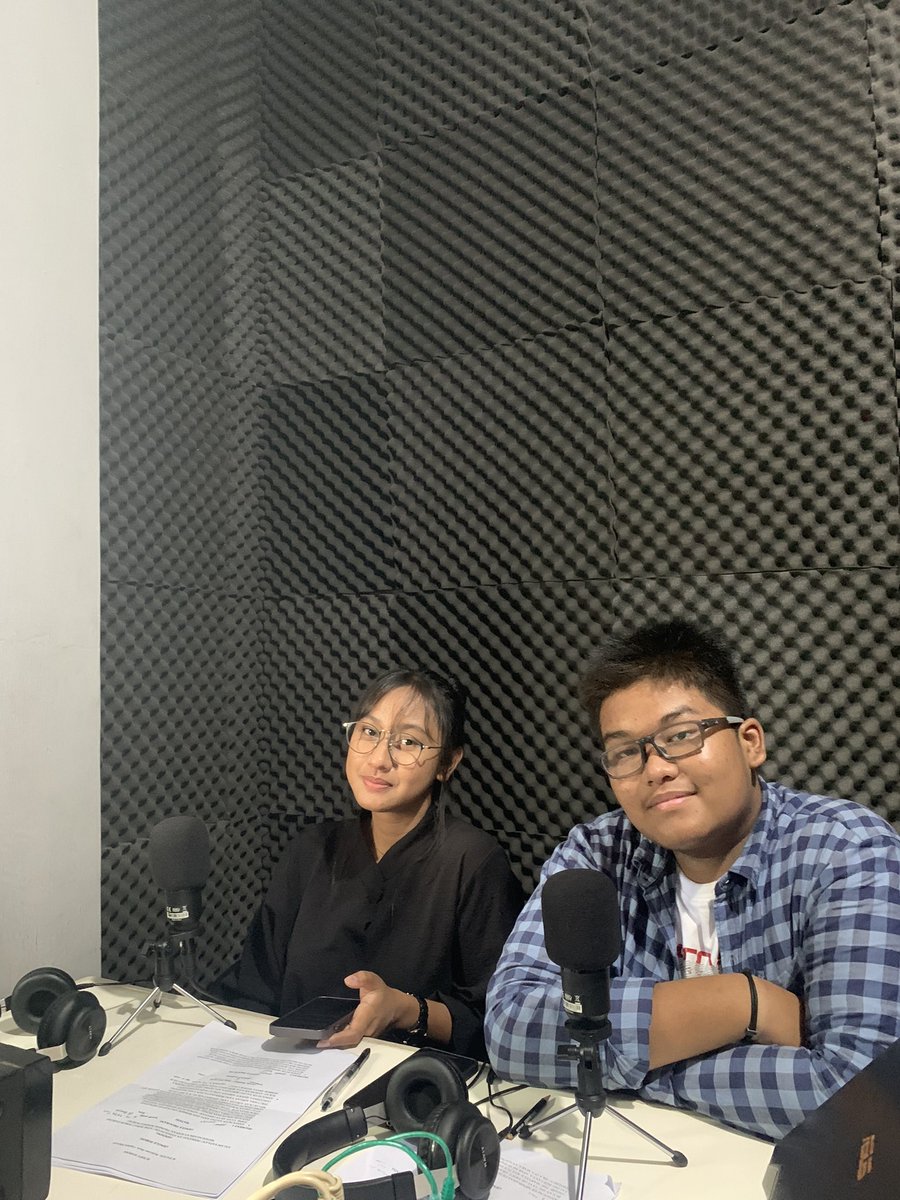 kassyaindosat's tweet image. Hai, Sobat Poros! 👋🏻

Siapa diantara Sobat Poros yang suka banget sama marvel nih? 🧐

Kali ini siaran SI PATEN hadir dengan edisi “Welcome Back Captain Marvel”, lho! 🤩

For more info⬇️
Instagram &amp;amp; Tiktok: @porosfm

#POROSFM
#SIMUL_MORTALKOMBAT
#POROSONAIR2023