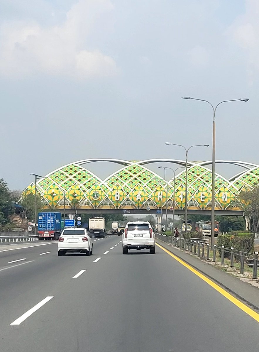 NatchaJo's tweet photo. Exploring BANTEN, western most province of Java, home to critically endangered Javan rhinos, S/E Asia's largest coal power plant and major sea port since 16th century (pepper then, cargos now). Once affluent sultanate city was a melting pot attracting foreign trade&amp;politics. https://t.co/kNXiHdZTfE
